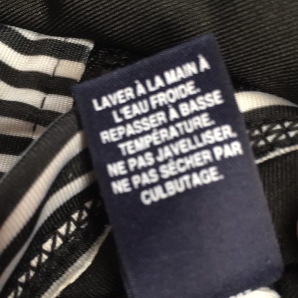 Saks Fifth Avenue 2 zip pocket thumb hole - Picture 6 of 6